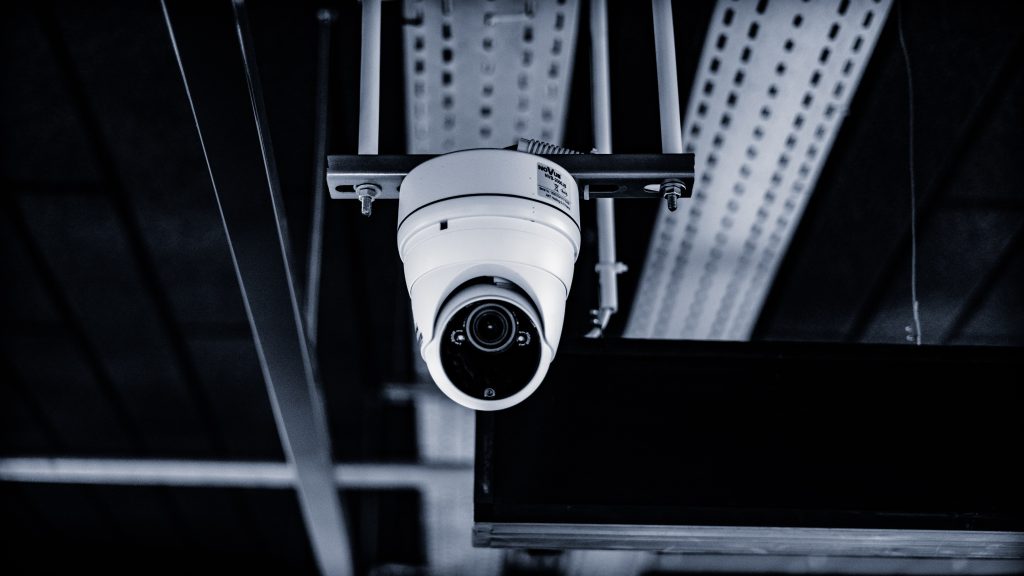 Tecnologia e Segurança Pública: O Papel da Inteligência Artificial e Vigilância por Vídeo