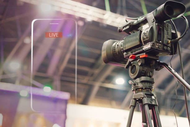 Aumente o engajamento com transmissões ao vivo! Descubra como usar lives para interagir com o público e fortalecer sua marca.