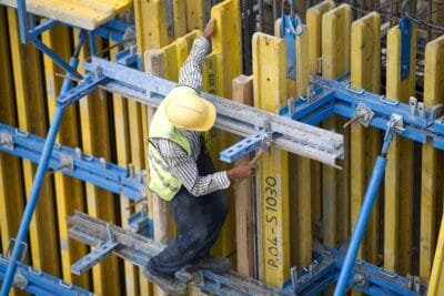 quanto suporta uma braçadeira fixa de andaime